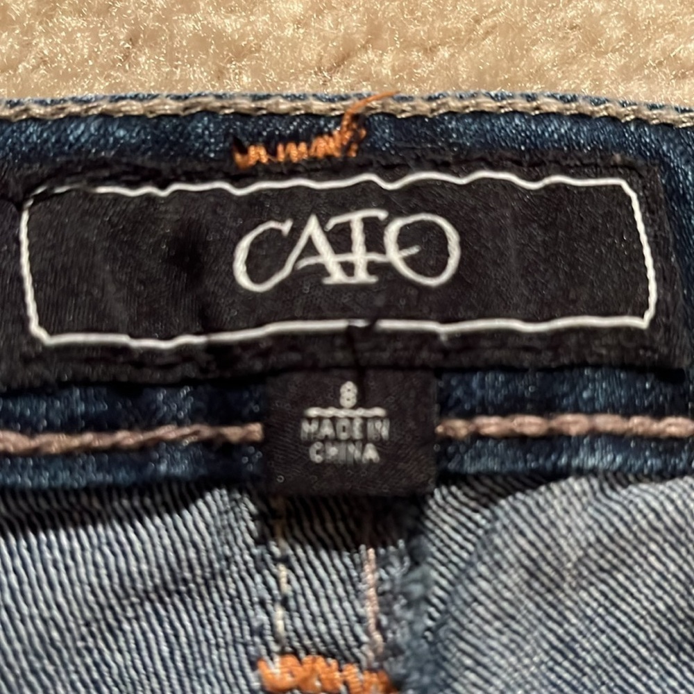 Cato distressed dark blue denim capris size 8 - Picture 3 of 7